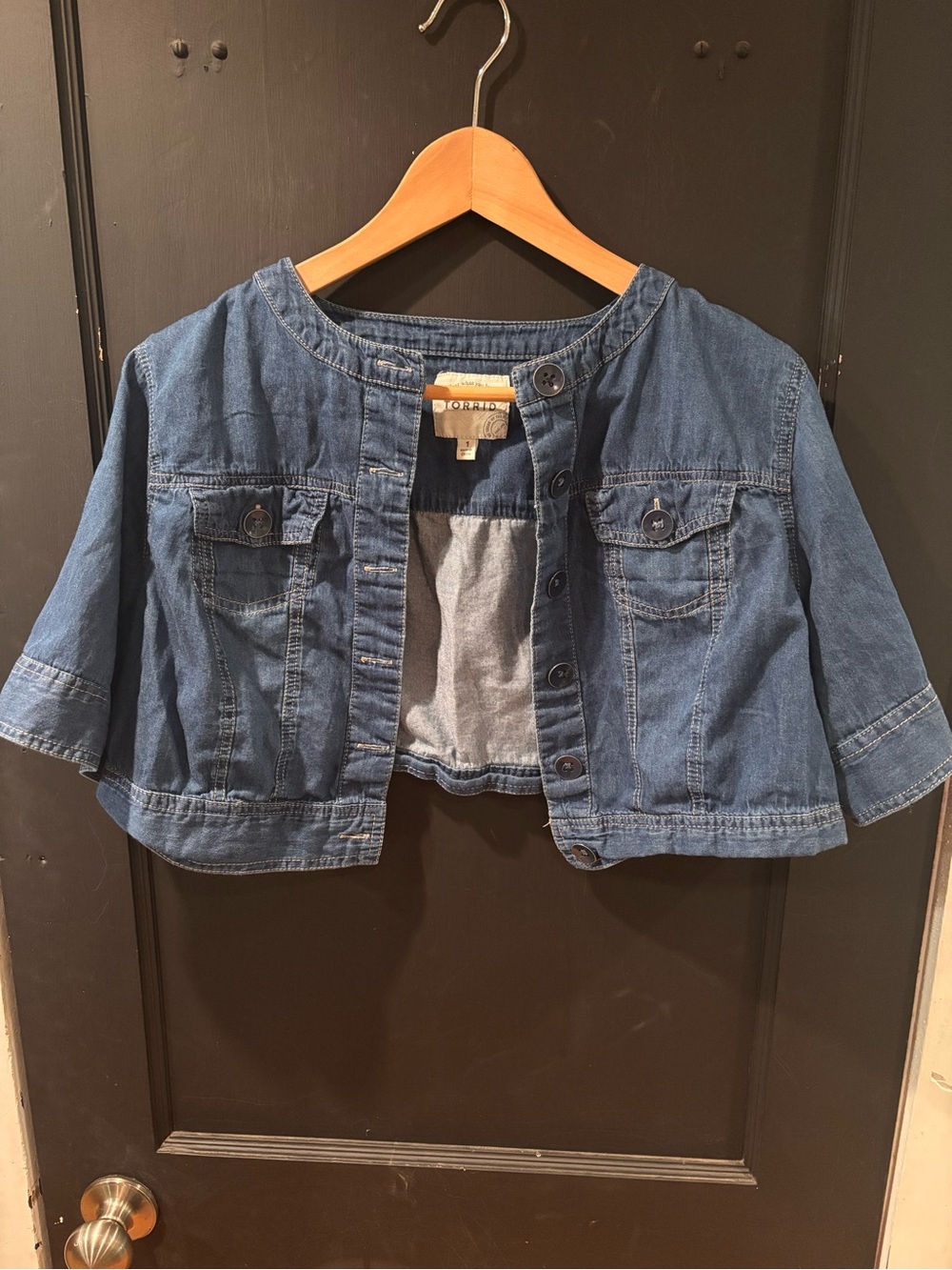 Torrid Denim Cropped Jacket Size 1 Chambray 3/4 Sleeve Button Front